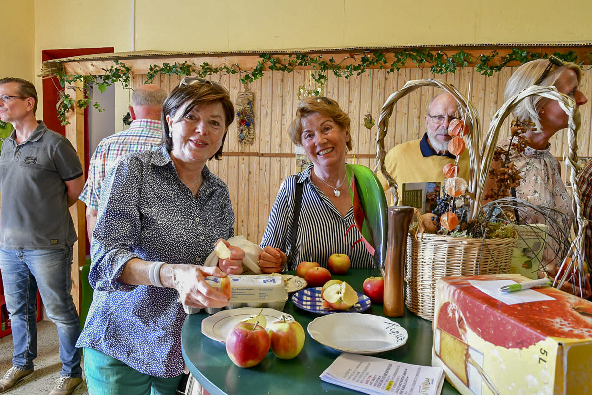 MIT On Tour Obsthof Molks Und Spargelessen Reitlingstal