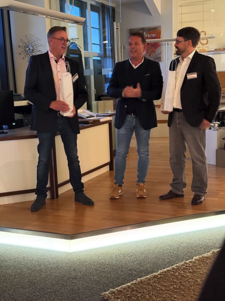 Besuch der MIT bei fb tischlerei &amp; design