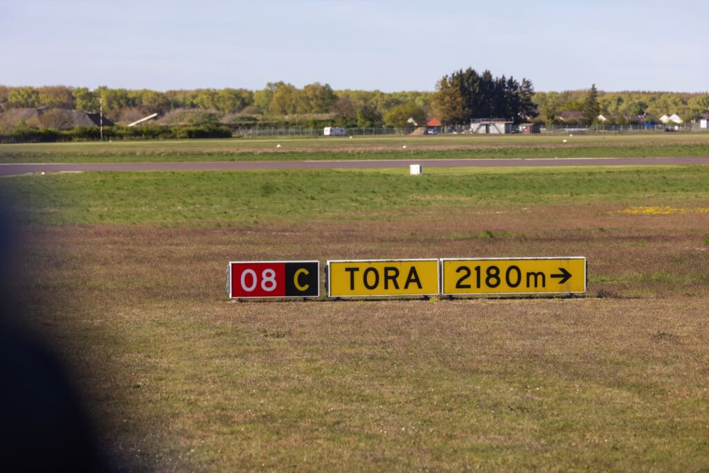 MIT - Besichtigung Flughafen Braunschweig