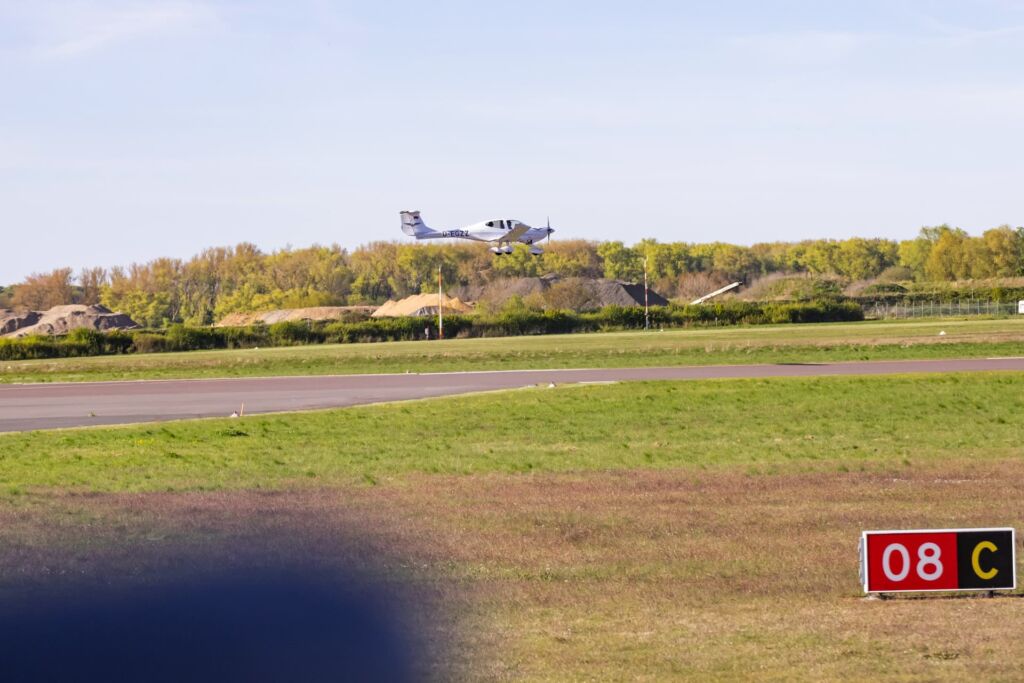 MIT - Besichtigung Flughafen Braunschweig
