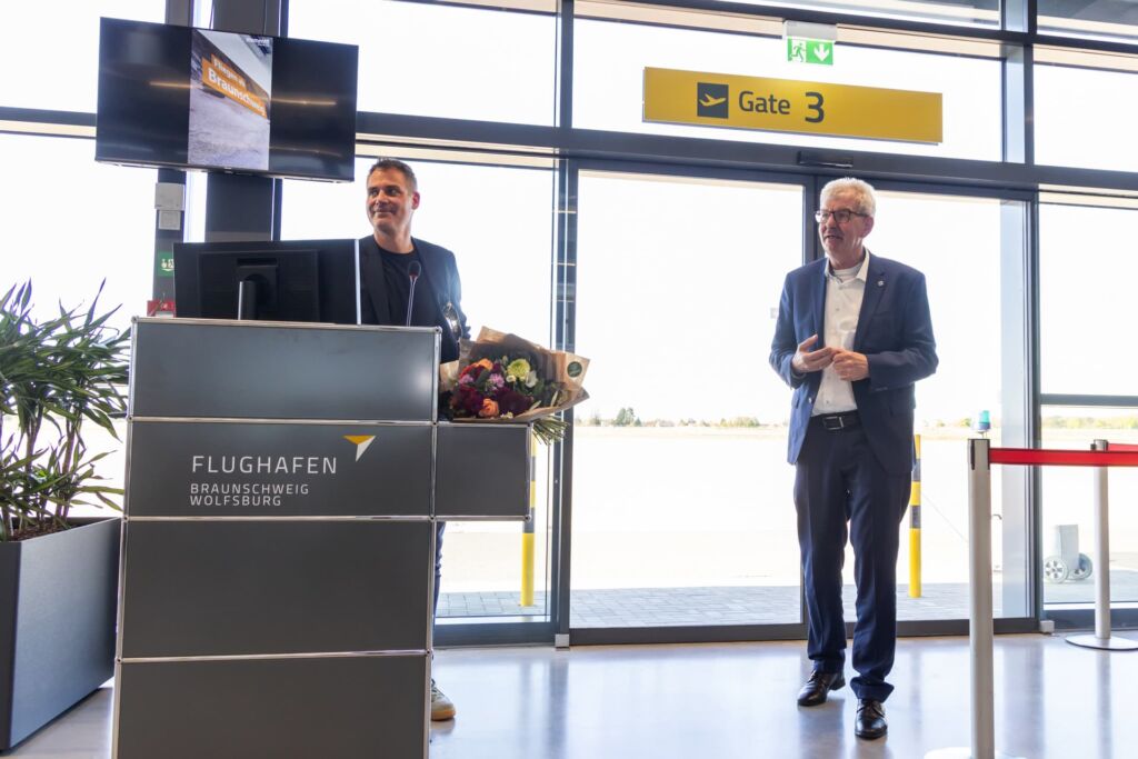 MIT - Besichtigung Flughafen Braunschweig